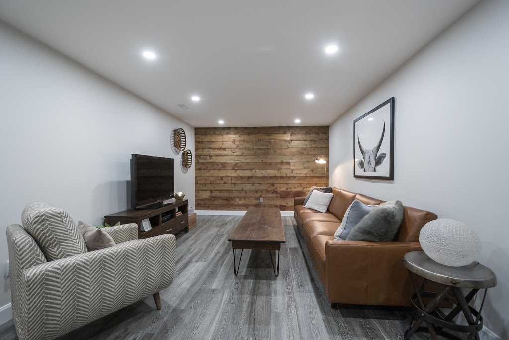 Ben & Britt at Home Inc | 1056 Flintlock Rd, London, ON N6H 4M2, Canada | Phone: (226) 236-4822