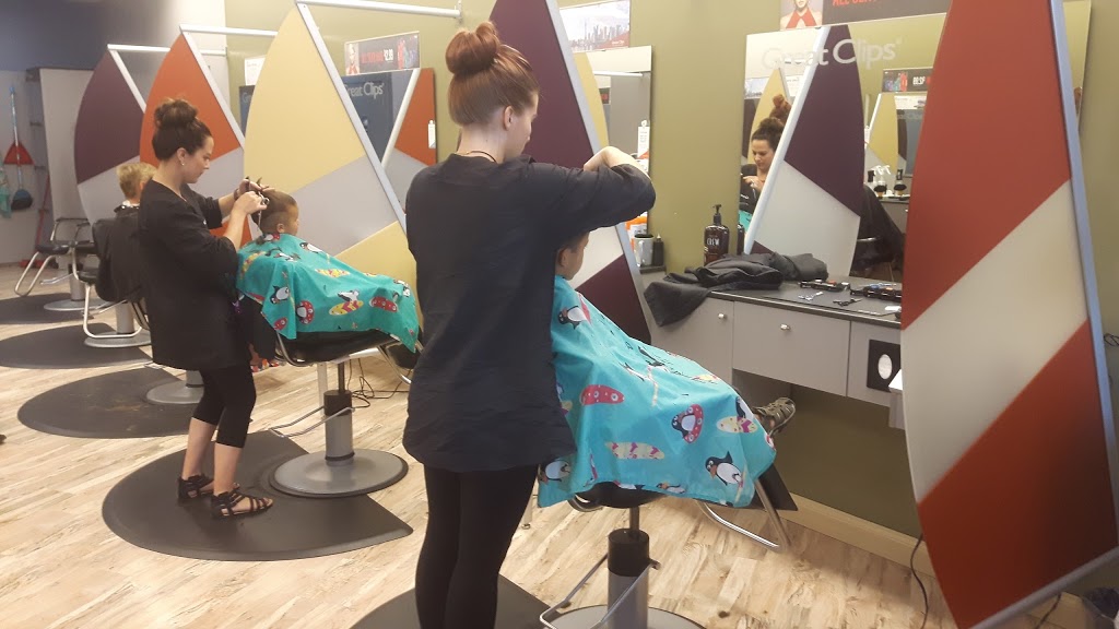 Great Clips | 2306 Highway 6 Unit 425, Vernon, BC V1T 7E3, Canada | Phone: (250) 503-1229