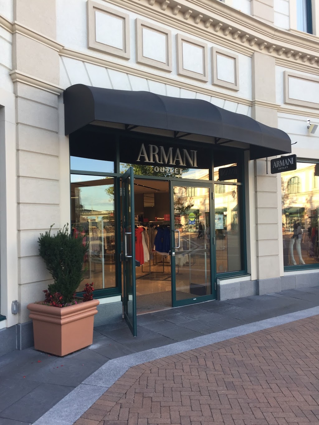 Armani | 4445 Templeton Station Rd, Richmond, BC V7B 0B7, Canada | Phone: (604) 295-8097