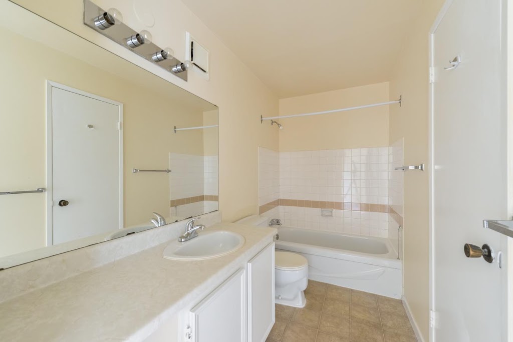 Westridge Manor | 17117 75 Ave NW, Edmonton, AB T5T 2P7, Canada | Phone: (780) 413-9251