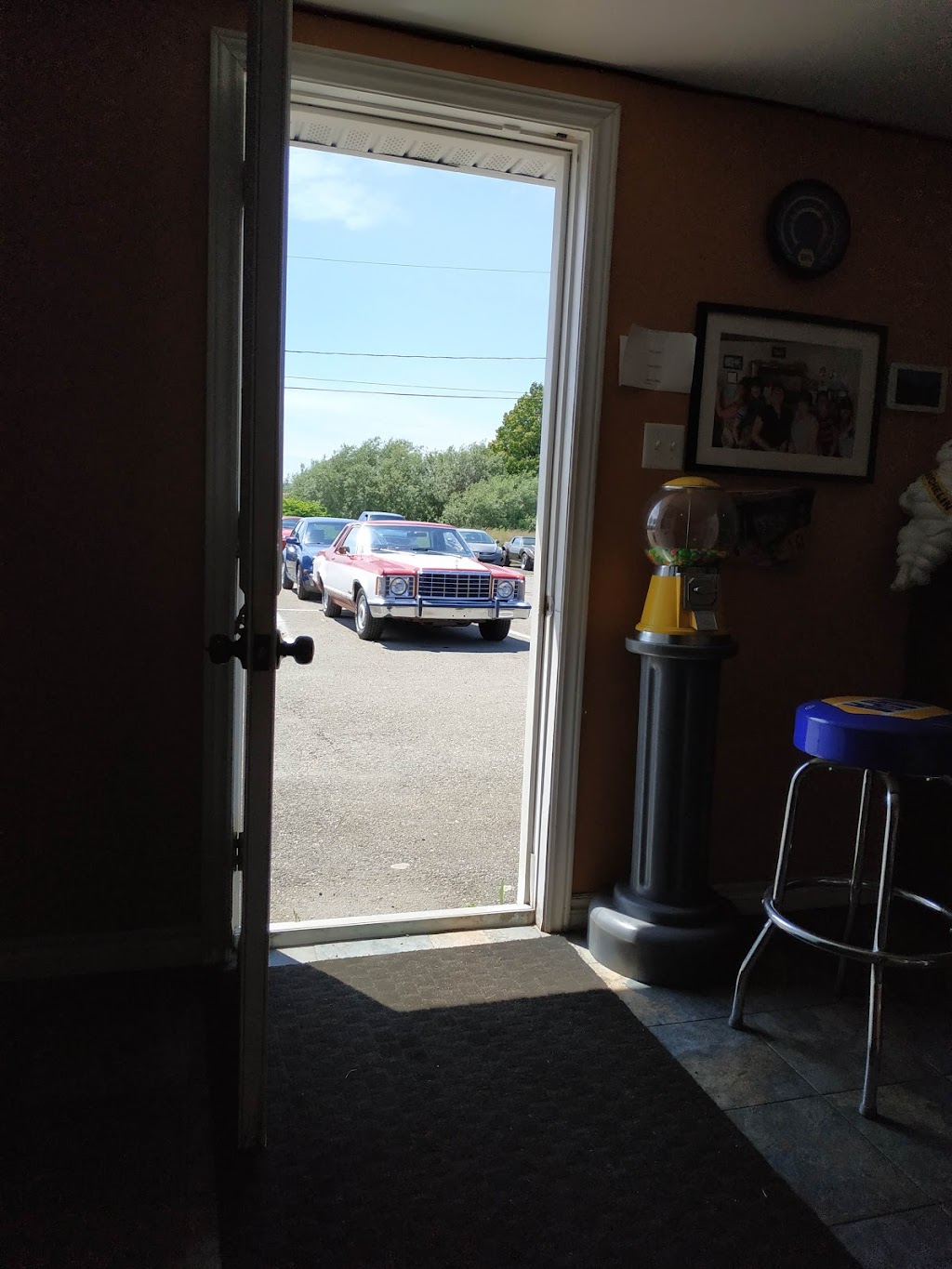 Johnos Auto Repair | 75 Golden Grove Rd, Saint John, NB E2H 1W6, Canada | Phone: (506) 674-2952