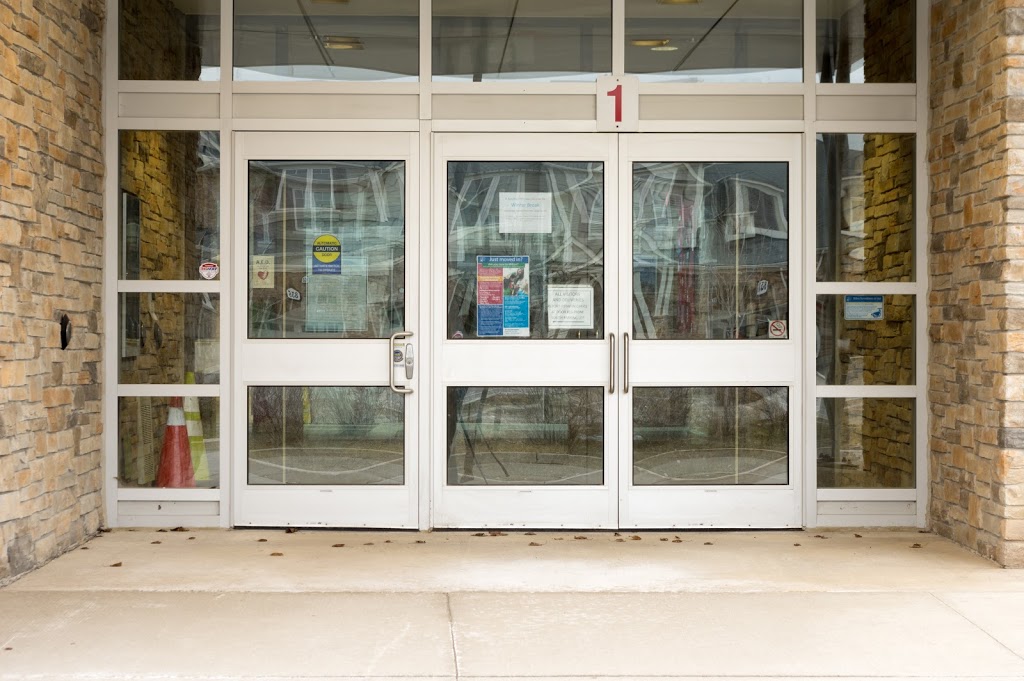P.L. Robertson Public School | 840 Scott Blvd, Milton, ON L9T 2C9, Canada | Phone: (905) 878-3166