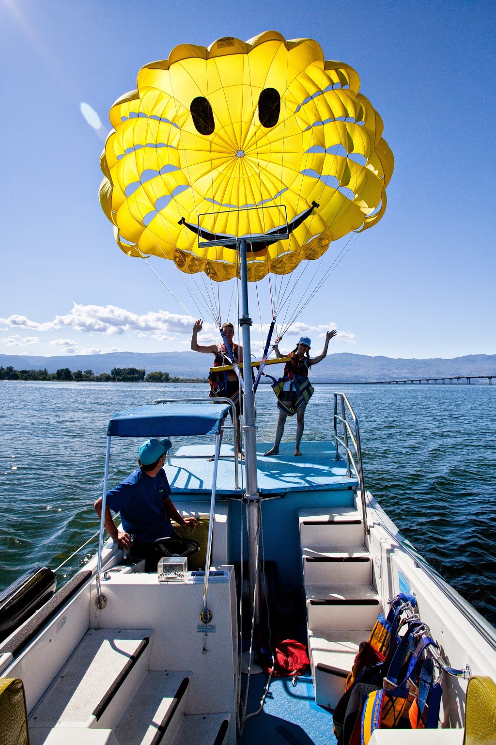 Eldorado Parasail | 501 Cook Rd, Kelowna, BC V1W 3G9, Canada | Phone: (778) 215-2628