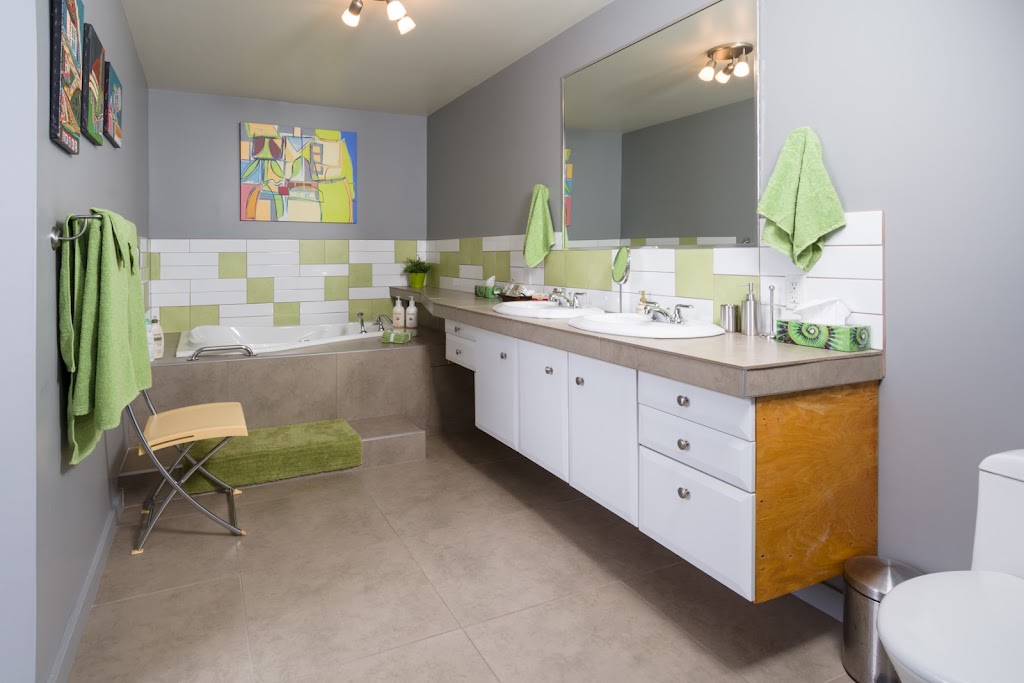 Aux Marées du Mont Ste-Anne | 8990 Bd Sainte-Anne, Château-Richer, QC G0A 1N0, Canada | Phone: (418) 648-9490