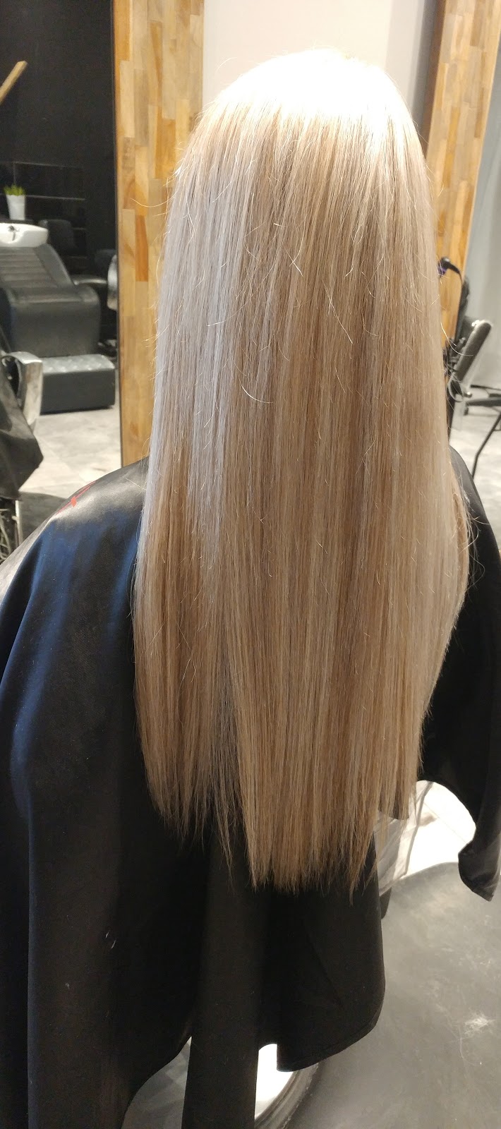 Station Coiffure | 516 Boulevard Ste Anne, Sainte-Anne-des-Plaines, QC J0N 1H0, Canada | Phone: (450) 478-0399