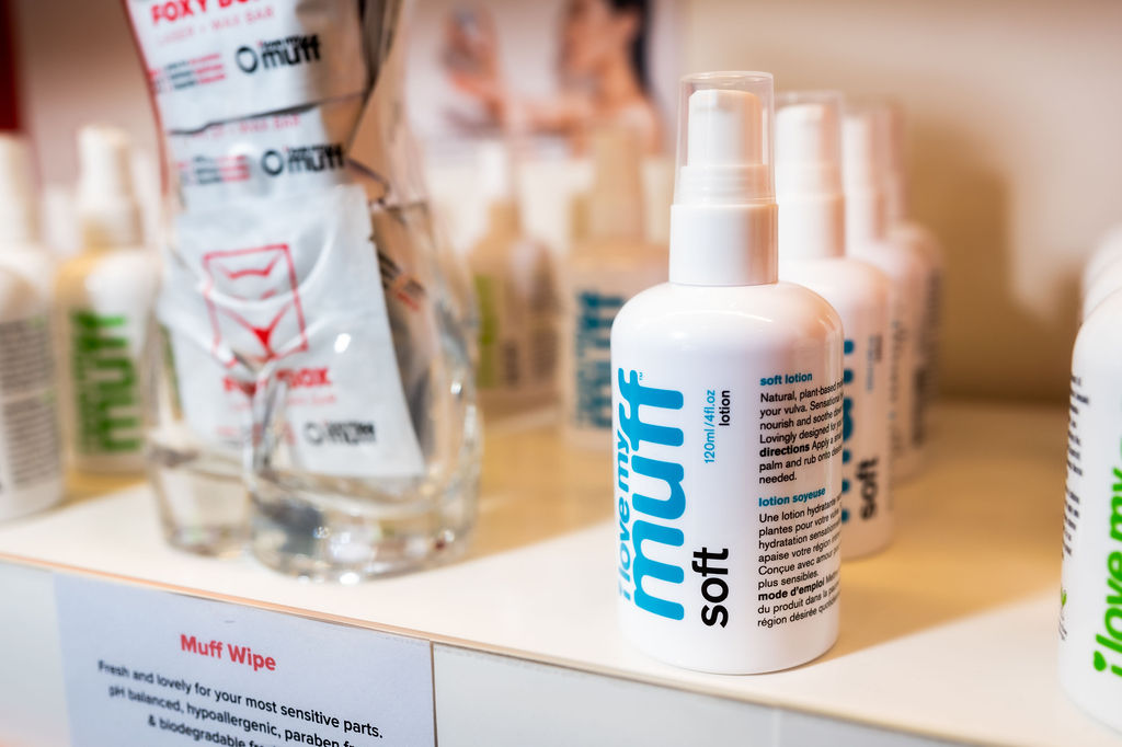 Foxy Box Laser & Wax Bar Duncan | 179 Station St, Duncan, BC V9L 1M8, Canada | Phone: (778) 422-3699