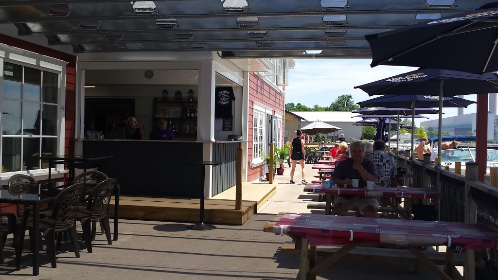 Hoovers Marina & Warfside Restaurant | 5 Erie St, Nanticoke, ON N0A 1L0, Canada | Phone: (519) 587-2776
