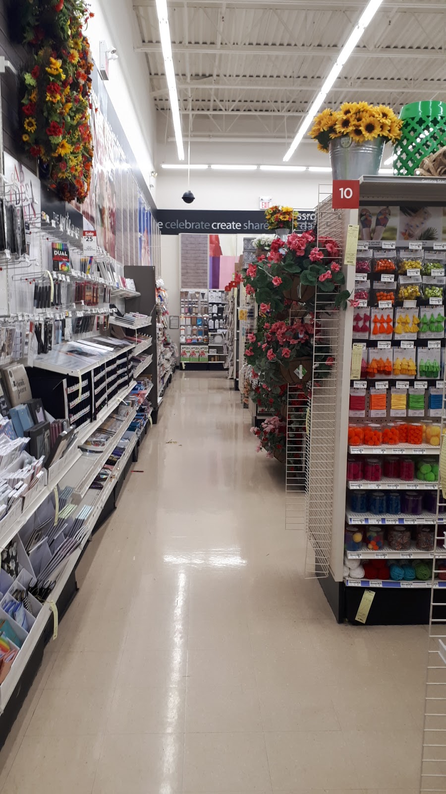 Michaels | 1470 Quinn Dr, Sarnia, ON N7S 6M8, Canada | Phone: (519) 542-3200