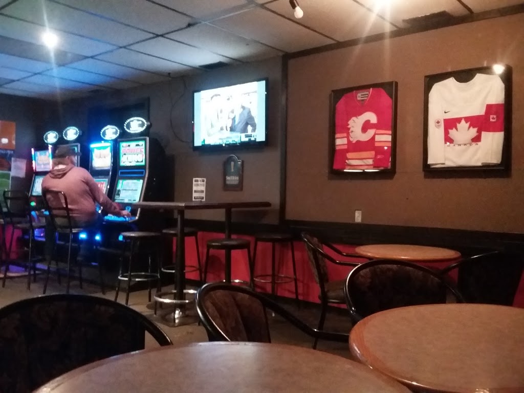 Roadside Pub | 834 68 St NE, Calgary, AB T2A 6X7, Canada | Phone: (403) 272-6968