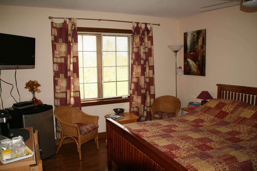 Just For You Bed and Breakfast | 6325 Dundas Street, Thamesford, ON N0M 2M0, Canada | Phone: (226) 781-2498