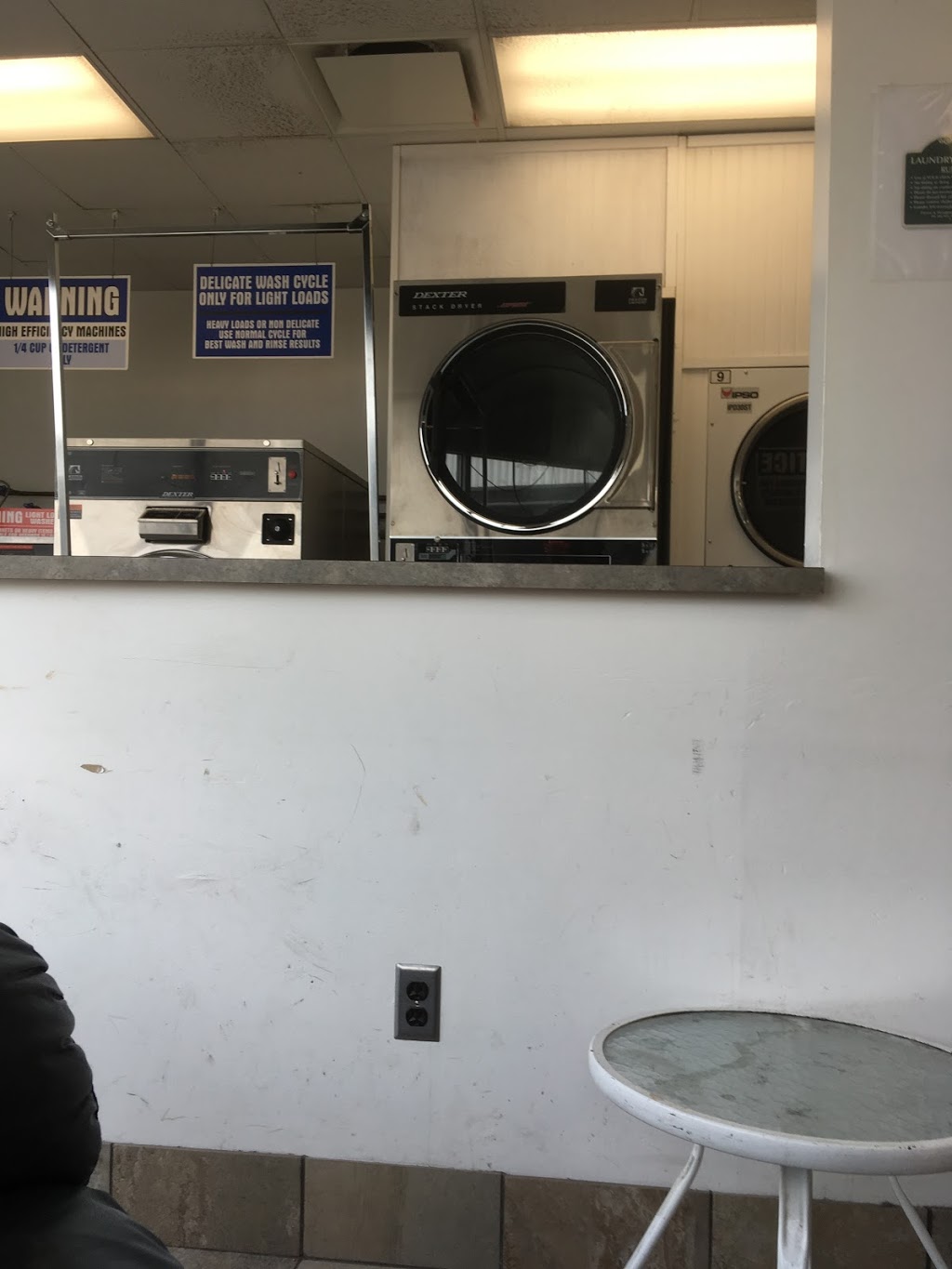 Blondies Car Wash & Laundromat | 176 Watson St, Winnipeg, MB R2P 1Y4, Canada | Phone: (204) 633-3800