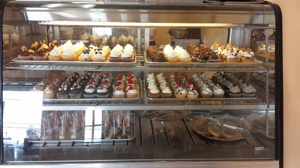 Charismatic Cakes by Jenn | 78 Meadowglade Rd, Courtice, ON L1E 3H9, Canada | Phone: (905) 721-2026