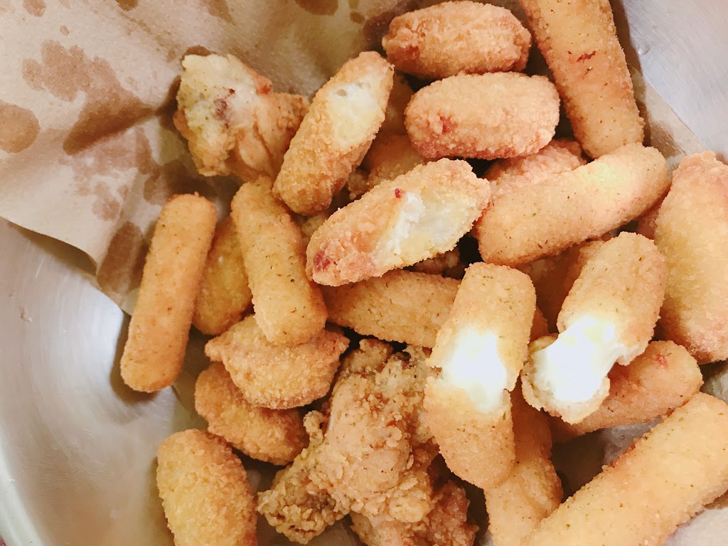 Niakwa Pizza•McLeod | 921 McLeod Ave #1, Winnipeg, MB R2G 0Y4, Canada | Phone: (204) 661-8088