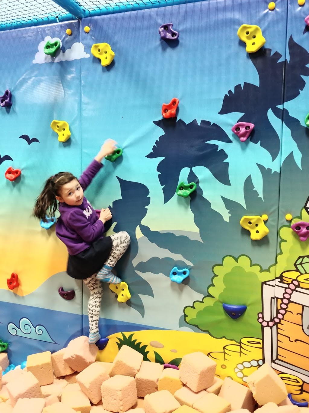 Happy Kids Indoor Playground | 27 Dellridge Ln, Bedford, NS B4A 0H2, Canada | Phone: (902) 461-8111