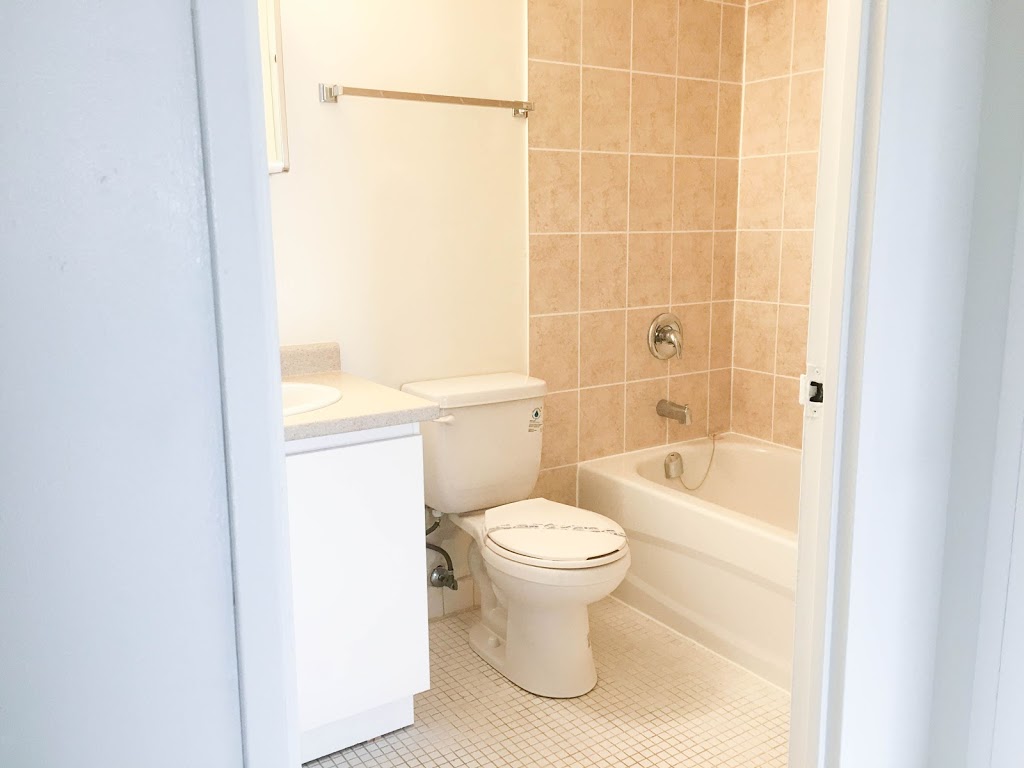 The Sprucedales Apartments | 245 Westwood Rd, Guelph, ON N1H 7H5, Canada | Phone: (519) 763-0356