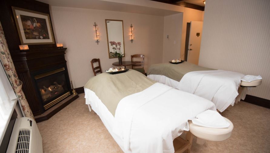 Gananoque Inn & Spa | 550 Stone Street South, 1000 Islands, Gananoque, ON K7G 2A8, Canada | Phone: (613) 382-2165