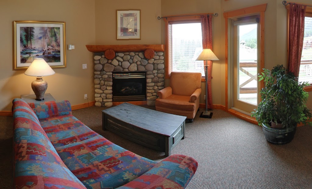 Lizard Creek Lodge | 5346 Highline Dr, Fernie, BC V0B 1M6, Canada | Phone: (877) 228-1948