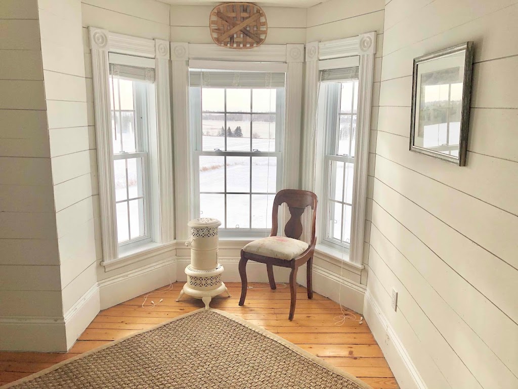 Manor on the Pond | 440 Pond Rd, Little Pond, PE C0A 2B0, Canada | Phone: (902) 330-3623