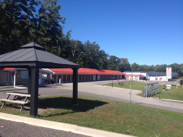 Pines Stor & Lok | 416 County Rd 33, Trenton, ON K8V 5P6, Canada | Phone: (613) 392-6402