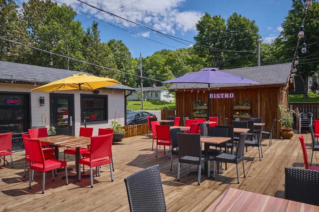 Bistro du Pinacle | 1885 Chem. May, Coaticook, QC J1A 2S4, Canada | Phone: (819) 926-8040