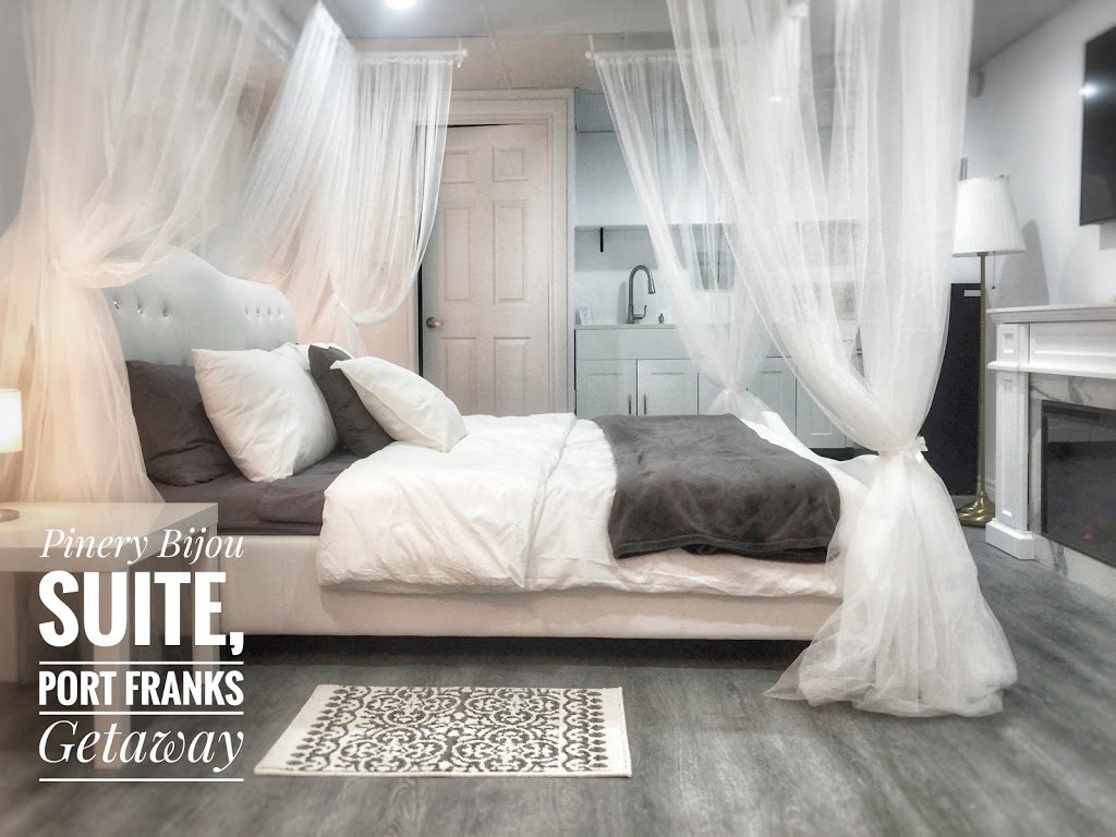 Port Franks Getaway - Pinery Bijou Suite | 7702 Clayton St, Port Franks, ON N0M 2L0, Canada | Phone: (519) 312-8905