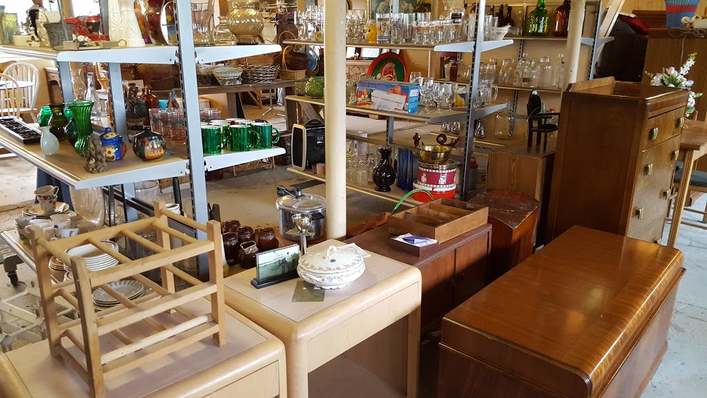 Farrhaven Antiques and Collectables | 314 Leachs Rd, Perth, ON K7H 3C8, Canada | Phone: (613) 267-3033