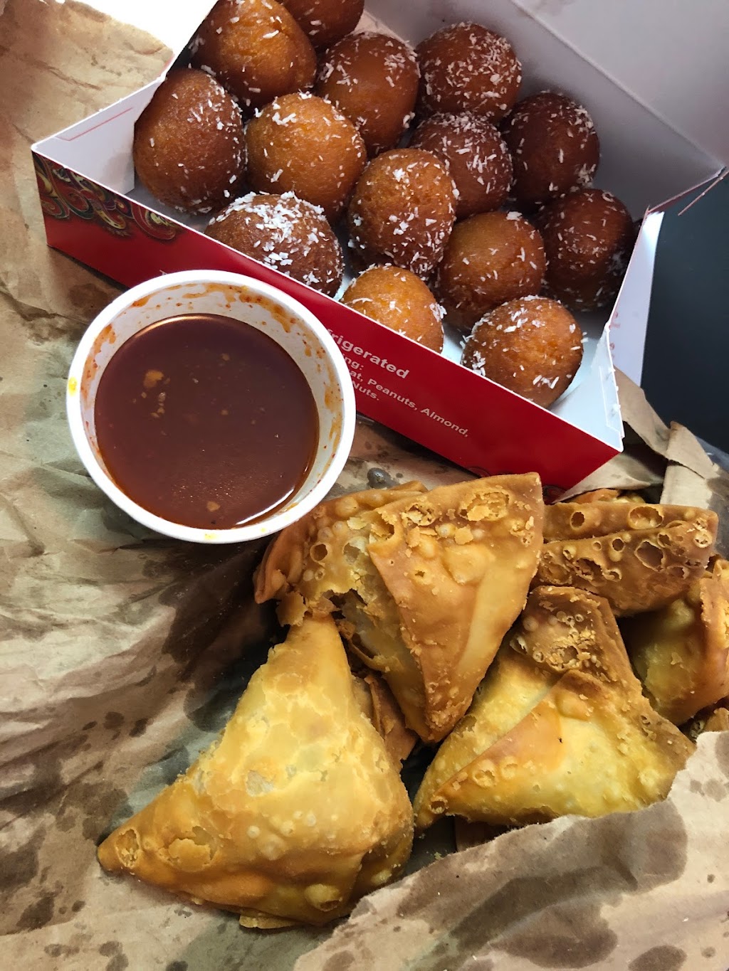 Samosa Crown Sweets & Restaurant | 1030 Keewatin St #6, Winnipeg, MB R2R 2E3, Canada | Phone: (204) 694-2400