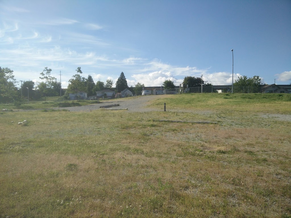 West Side Off-Leash Dog Area | New Westminster, BC V3M, Canada | Phone: (604) 527-4567