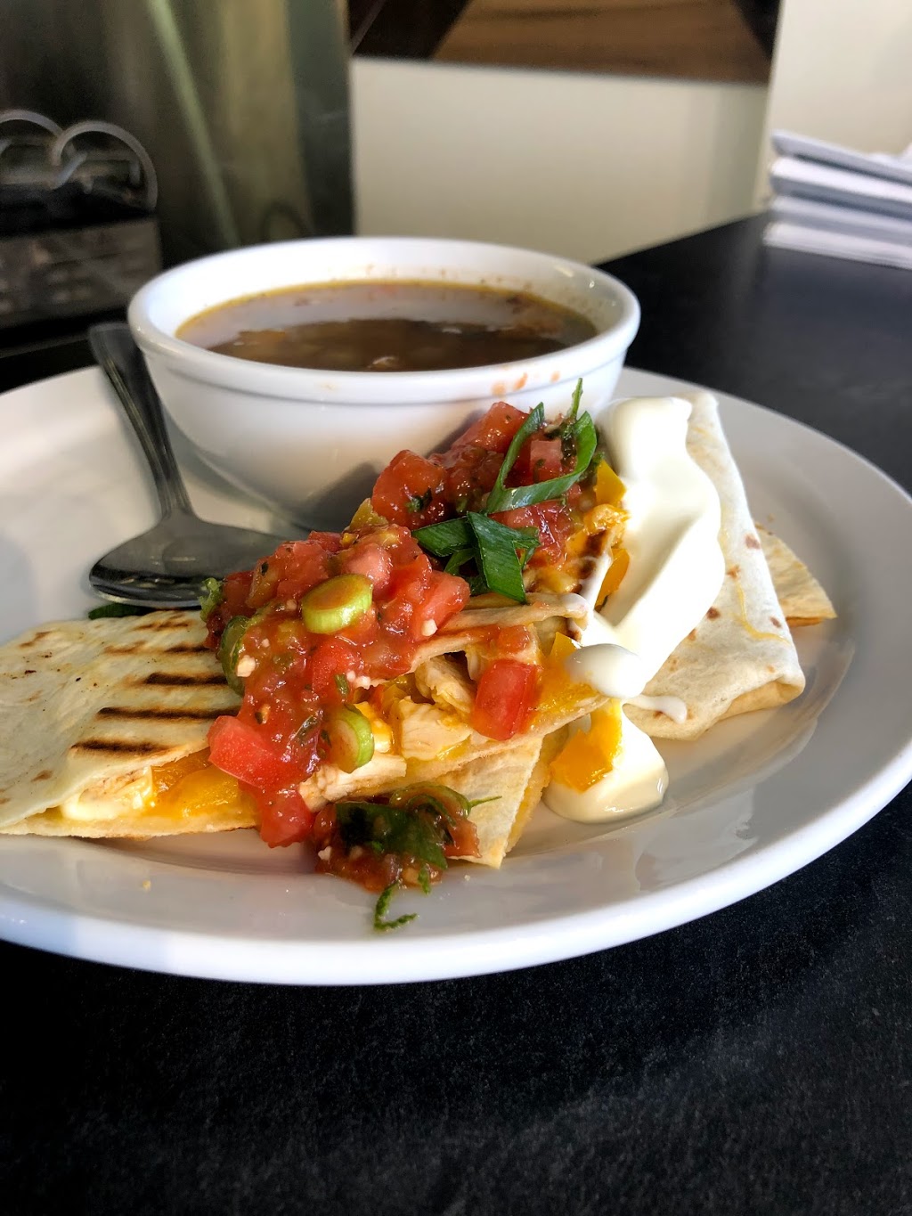 Burnside Lunchbox | 20 Wright Ave, Dartmouth, NS B3B 1G6, Canada | Phone: (902) 480-6051