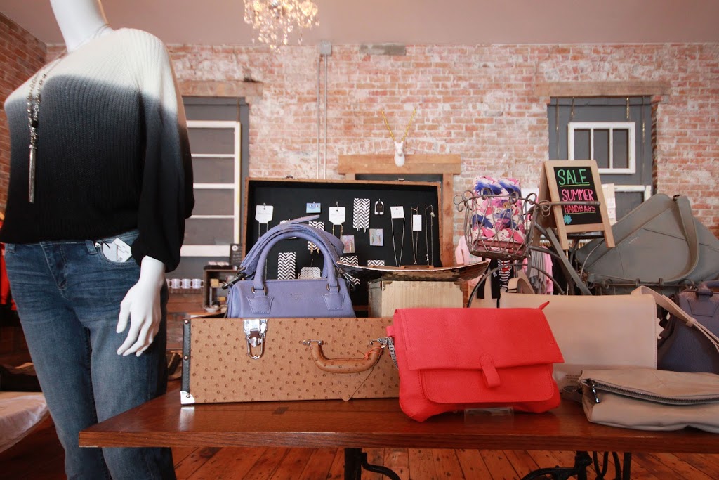 Jade & Laney Boutique | 14 Elgin St W, Arnprior, ON K7S 1N3, Canada | Phone: (613) 894-8350