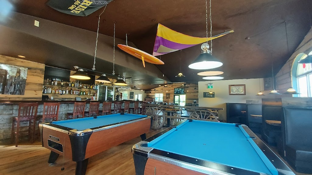 Sauble Dunes Restaurant | 11 Southampton Pkwy, Sauble Beach, ON N0H 2G0, Canada | Phone: (519) 422-0013
