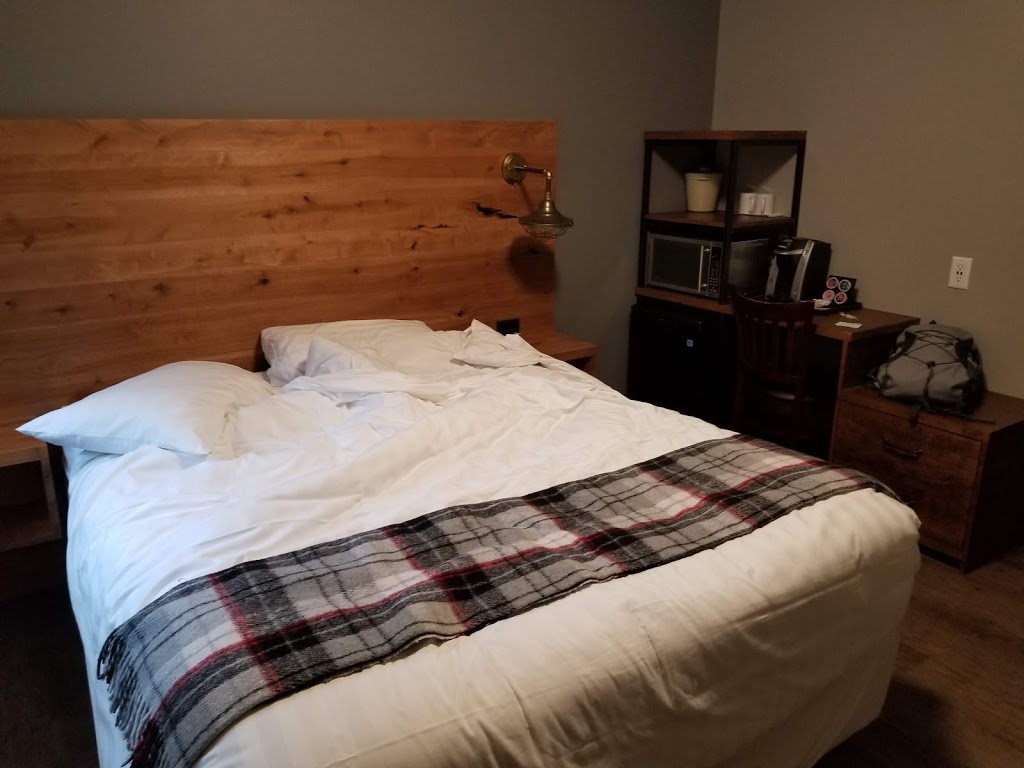 Sasquatch Inn | 46001 Lougheed Hwy, Harrison Mills, BC V0M 1L0, Canada | Phone: (604) 796-2730