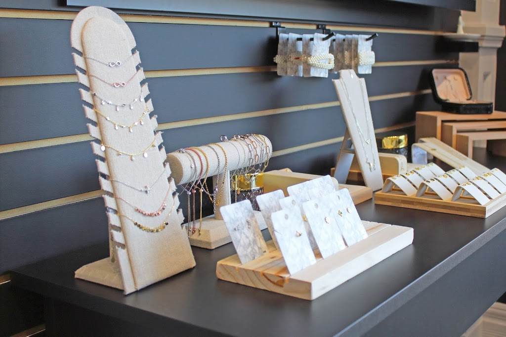 A&A Jewels Co. | 9665 Bayview Ave Unit 5, Richmond Hill, ON L4C 9V4, Canada | Phone: (905) 770-8800