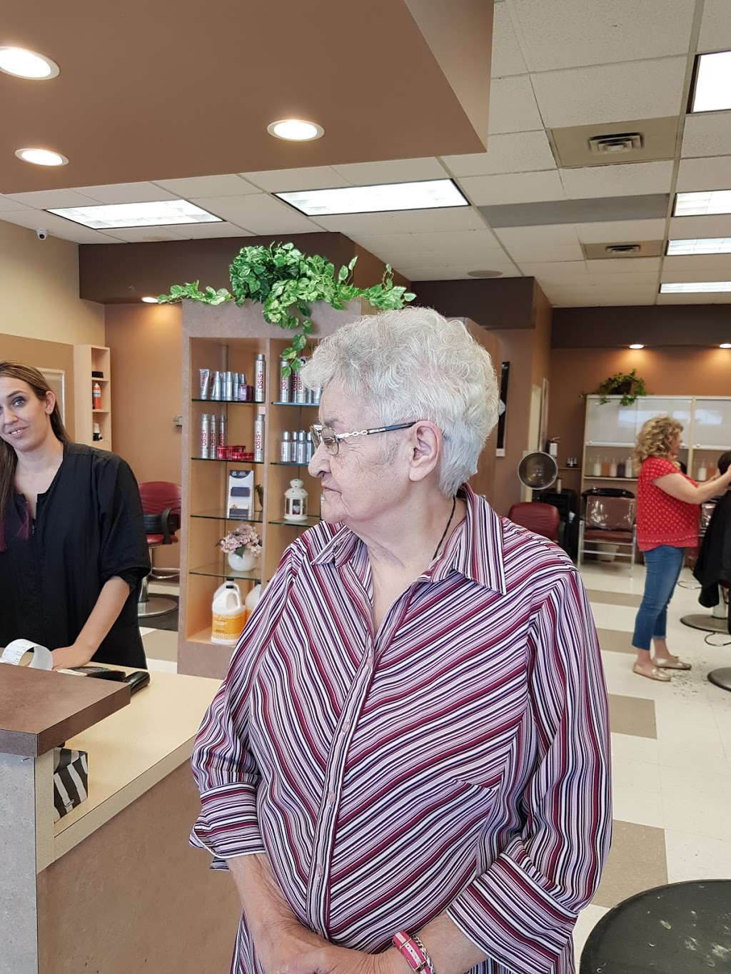Ultracuts | 14961 Stony Plain Rd, Edmonton, AB T5P 4W1, Canada | Phone: (780) 486-7447