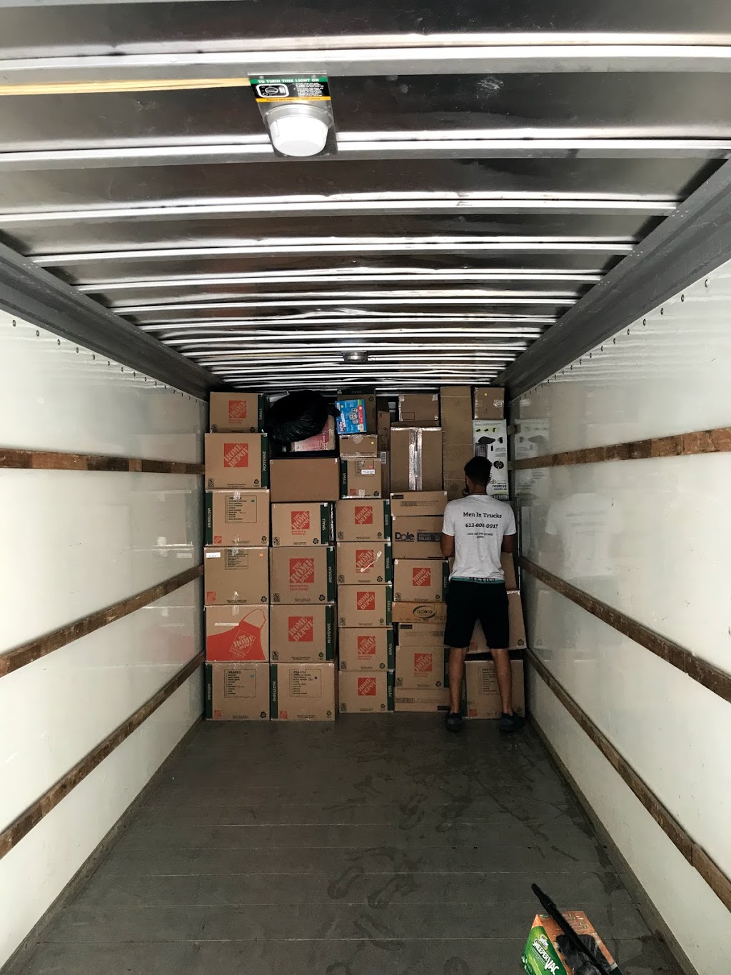 Men In Trucks Moving Inc. | 216 Geyser Pl, Nepean, ON K2J 6P1, Canada | Phone: (613) 800-0917
