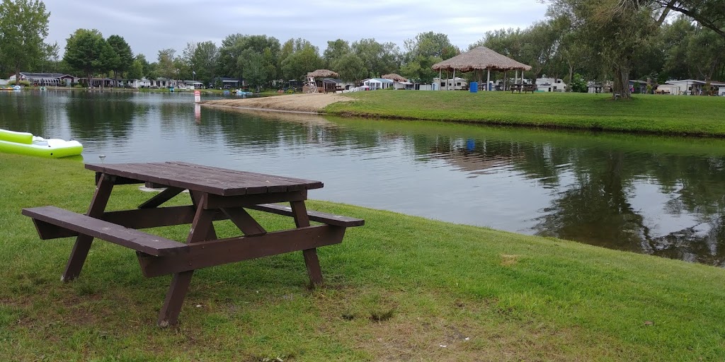 Camping Lac Morin | 1430 Rang Saint-Flavien, Notre-Dame-du-Mont-Carmel, QC G0X 3J0, Canada | Phone: (819) 376-1479