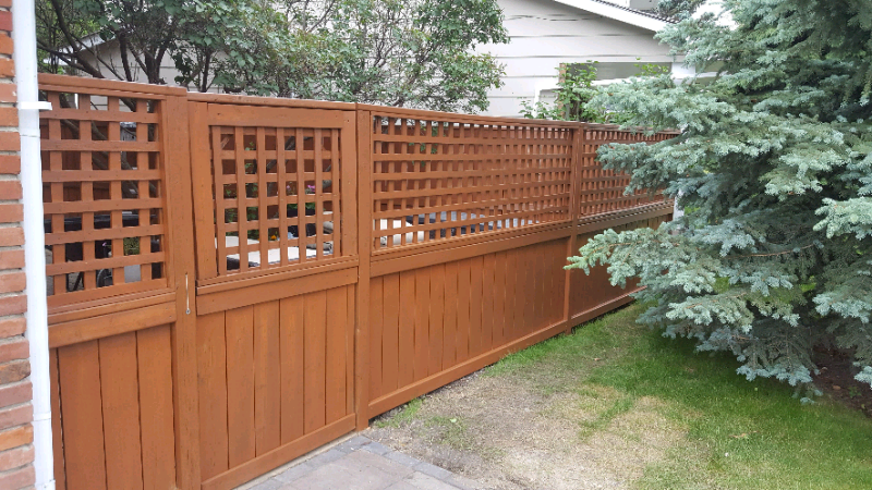Samson’s staining fence and decks | 2608 Oakmoor Dr SW, Calgary, AB T2V 4E7, Canada | Phone: (403) 554-7959