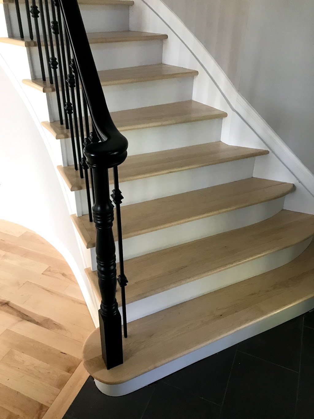Colonnade Floors & Stairs | 1000 Castle Hill Crescent, Nepean, ON K2E 7J5, Canada | Phone: (613) 878-7795