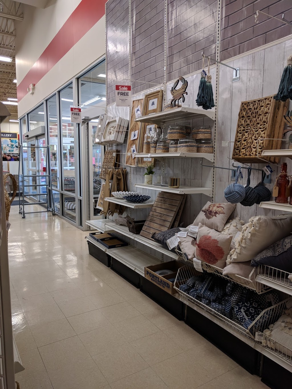 Michaels | 5617 Hazeldean Rd, Ottawa, ON K2S 0P5, Canada | Phone: (613) 831-9023