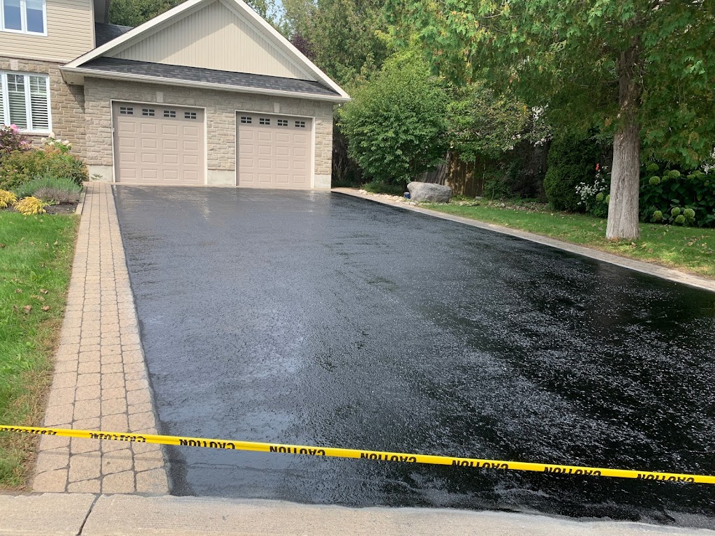 Bulldog Sealing & Asphalt Repair | 1474 Black Stallion Way, Greely, ON K4P 1P2, Canada | Phone: (613) 853-4474