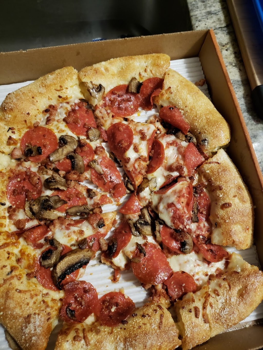 Little Caesars Pizza | 355 Montreal Rd, Vanier, ON K1L 8H3, Canada | Phone: (613) 741-0229