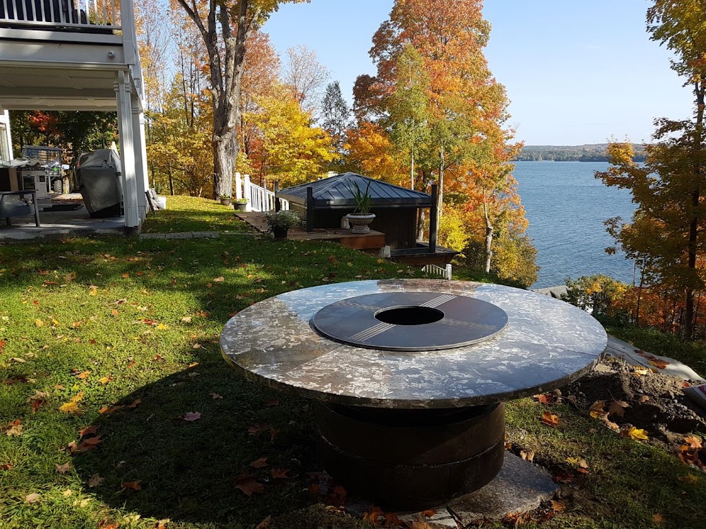 Table BBQ Nevot | 1221 Chem. de Ladds Mills, Coaticook, QC J1A 2S2, Canada | Phone: (418) 717-2444