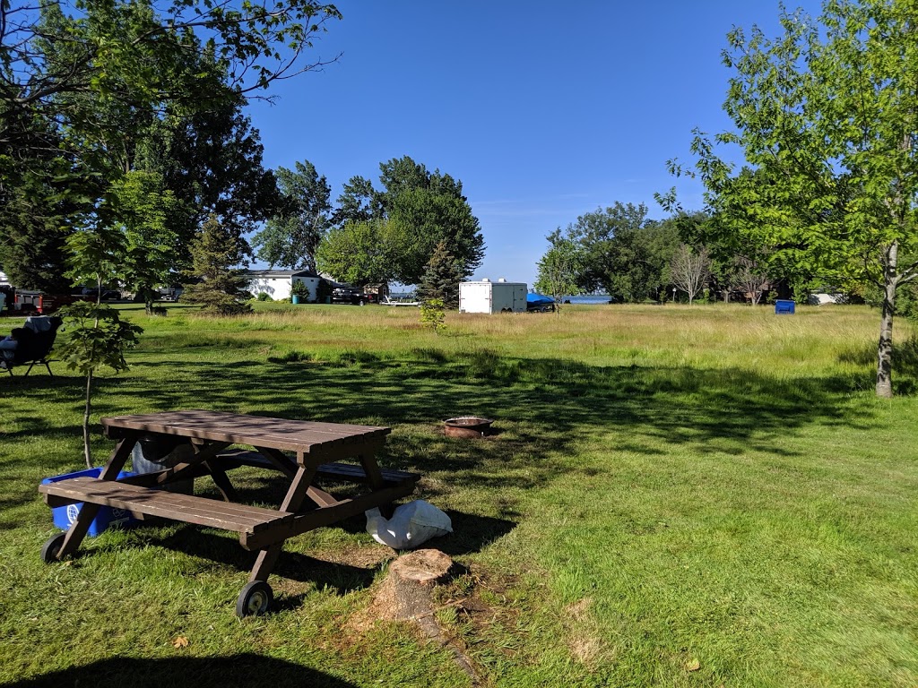 RaysCottages | 27B McKnight Ln, Bloomfield, ON K0K 1G0, Canada | Phone: (613) 399-5964