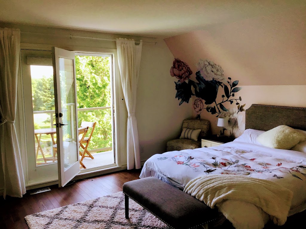 Quinsana Bed and Breakfast | 646 Bayham-Norfolk Boundary Rd, Tillsonburg, ON N4G 4G9, Canada | Phone: (204) 572-1439