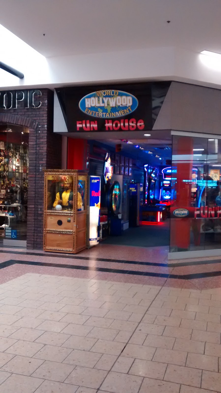 Hollywood Collectibles | 3701 McKinley Pkwy #830, Buffalo, NY 14219, USA | Phone: (716) 828-0139