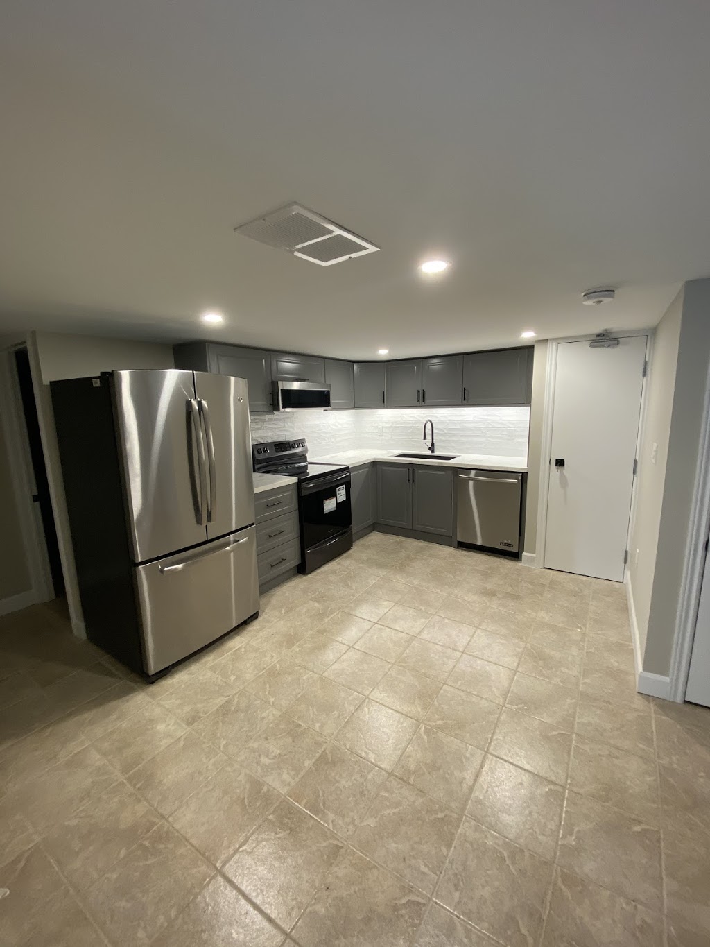 RB Builders | 101 Olive St, Grimsby, ON L3M 2E1, Canada | Phone: (289) 968-5730