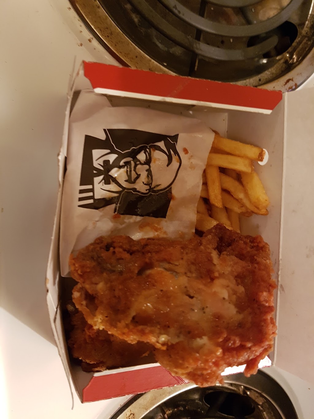 KFC | 3110 Diefenbaker Dr, Saskatoon, SK S7L 6T4, Canada | Phone: (306) 668-2640