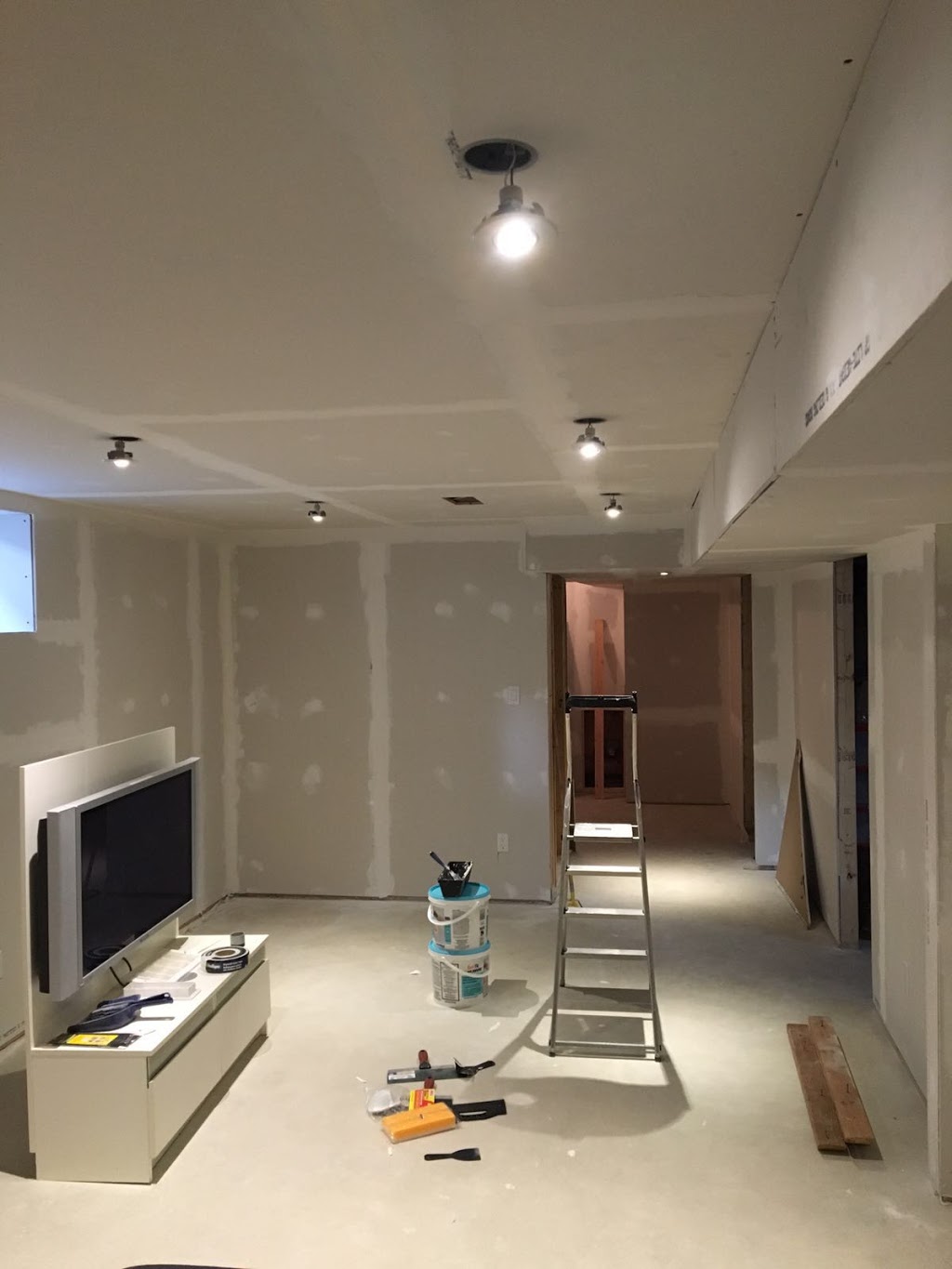 All Hands Renos | 785 Guildwood Blvd, London, ON N6H 5G2, Canada | Phone: (226) 667-7894