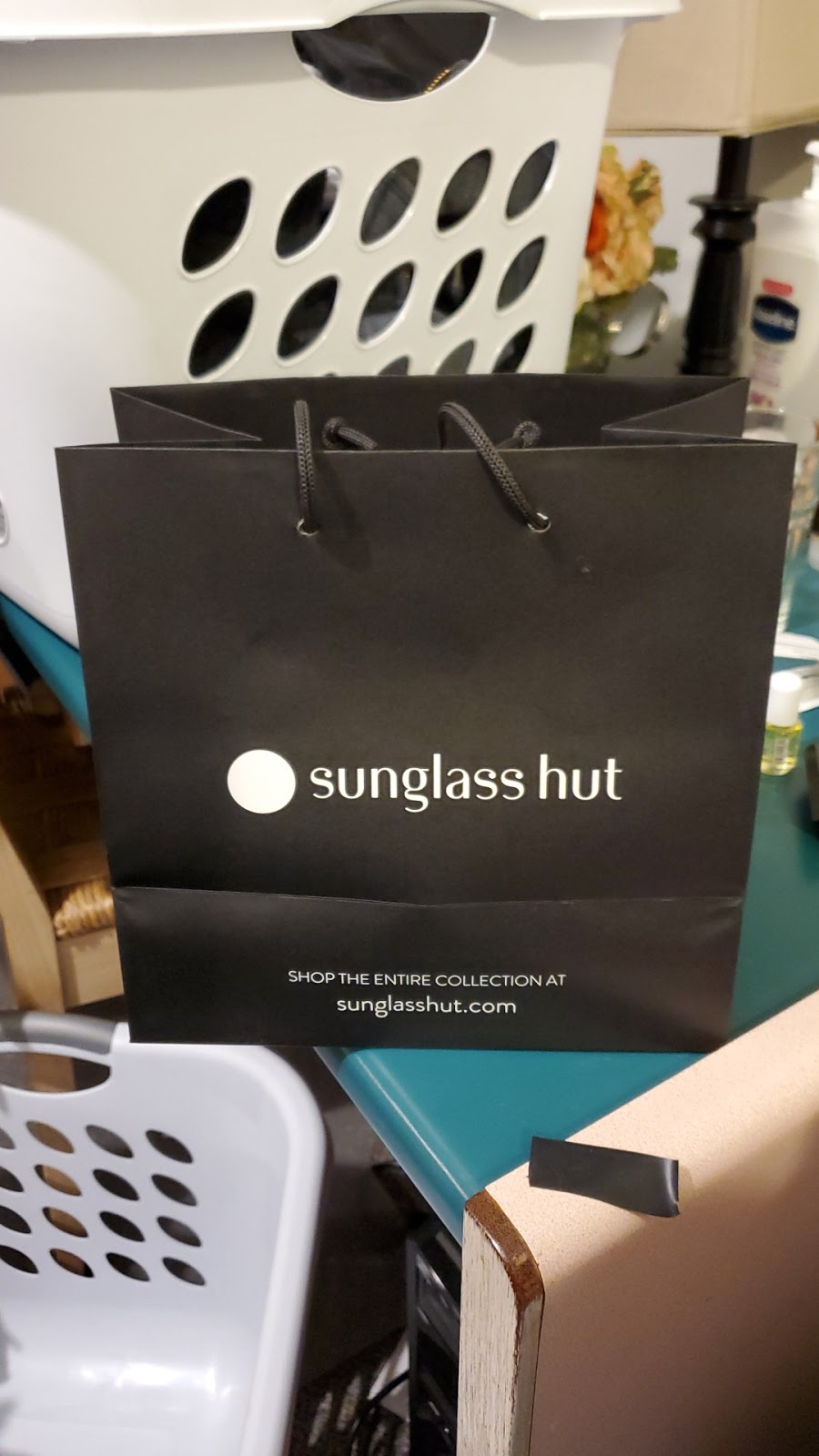 Sunglass Hut | 32900 S Fraser Way #109, Abbotsford, BC V2S 5A1, Canada | Phone: (604) 850-3252