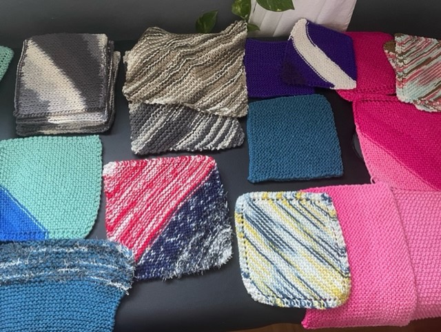 Knits n Knots | 291 St Paul St #504, Burlington, ON L7R 3K1, Canada | Phone: (905) 632-7746